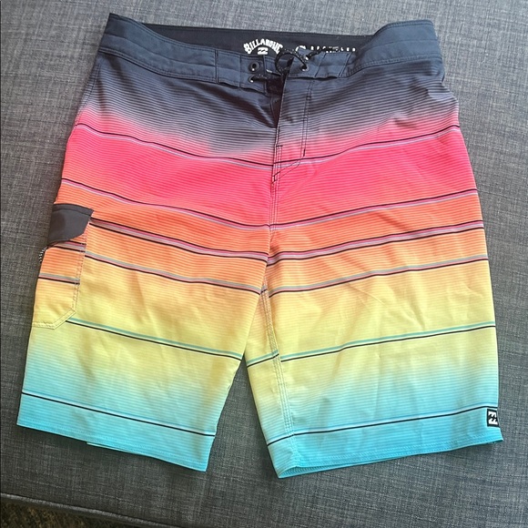 Billabong Sunset Gradient Board Shorts - Picture 1 of 1